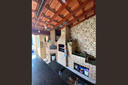 Casa à venda com 114m², 3 quartos e 2 vagas