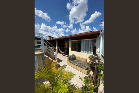 Casa à venda com 114m², 3 quartos e 2 vagas