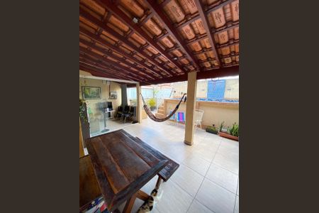 Casa à venda com 114m², 3 quartos e 2 vagas