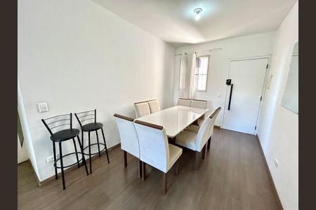 Apartamento para alugar com 75m², 3 quartos e 1 vaga Apartamento para alugar com 75m², 3 quartos e 1 vagaSala