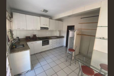 Casa para alugar com 360m², 2 quartos e 4 vagasCozinha