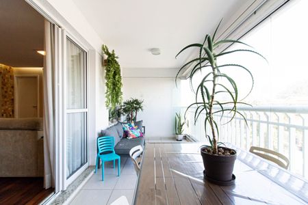 Apartamento para alugar com 126m², 3 quartos e 2 vagasVaranda