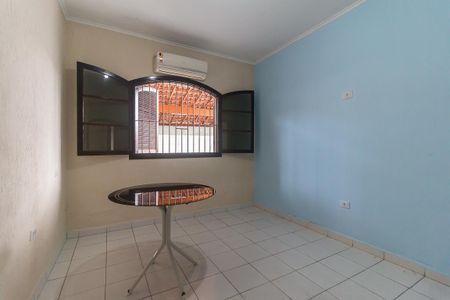 Casa para alugar com 300m², 4 quartos e 6 vagas Casa para alugar com 300m², 4 quartos e 6 vagasQuarto 1