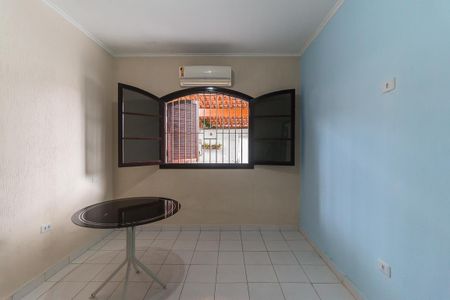 Casa para alugar com 300m², 4 quartos e 6 vagas Casa para alugar com 300m², 4 quartos e 6 vagasQuarto 1