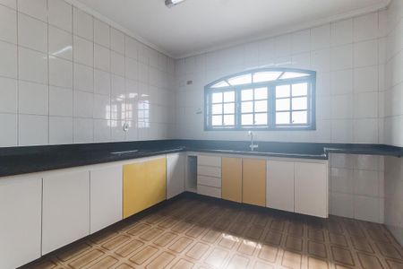 Casa para alugar com 300m², 4 quartos e 6 vagas Casa para alugar com 300m², 4 quartos e 6 vagasCozinha