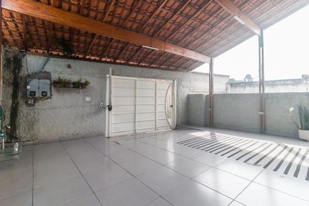 Casa para alugar com 300m², 4 quartos e 6 vagas Casa para alugar com 300m², 4 quartos e 6 vagasGaragem
