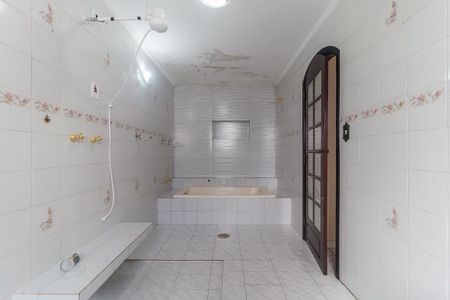 Casa para alugar com 300m², 4 quartos e 6 vagas Casa para alugar com 300m², 4 quartos e 6 vagasBanheiro da Suíte 1