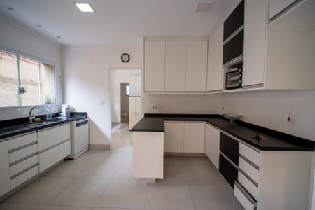 Casa à venda com 250m², 4 quartos e 2 vagasCozinha