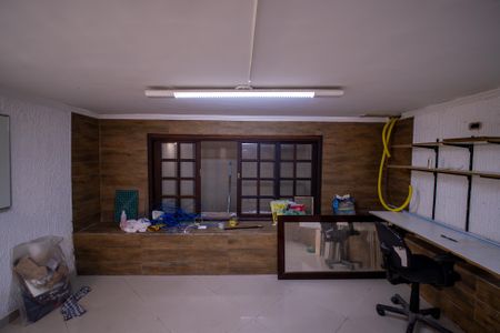Casa à venda com 250m², 4 quartos e 2 vagasCômodo subsolo