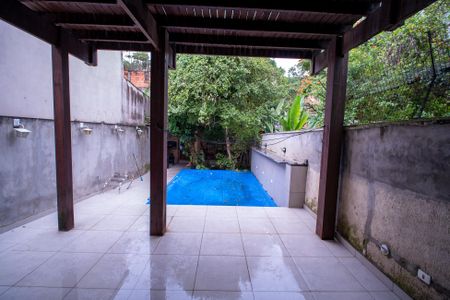 Casa à venda com 250m², 4 quartos e 2 vagasPiscina