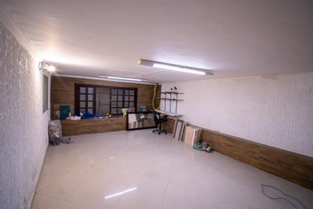 Casa à venda com 250m², 4 quartos e 2 vagasCômodo subsolo