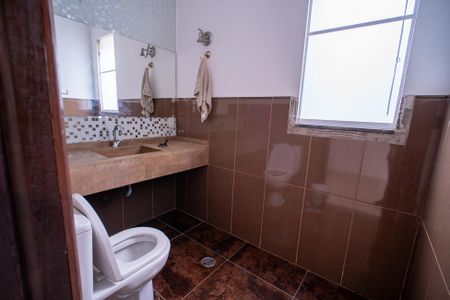 Casa à venda com 250m², 4 quartos e 2 vagasBanheiro 3