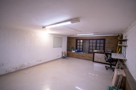 Casa à venda com 250m², 4 quartos e 2 vagasCômodo subsolo
