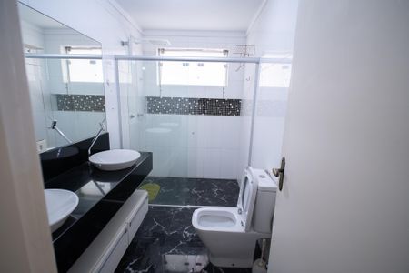 Casa à venda com 250m², 4 quartos e 2 vagasBanheiro 1