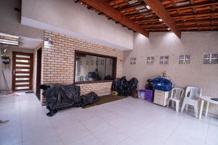 Casa à venda com 250m², 4 quartos e 2 vagasGaragem