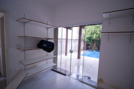 Casa à venda com 250m², 4 quartos e 2 vagasÁrea de Serviço