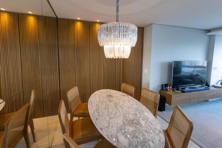 Apartamento à venda com 100m², 2 quartos e 1 vagaSala de Jantar