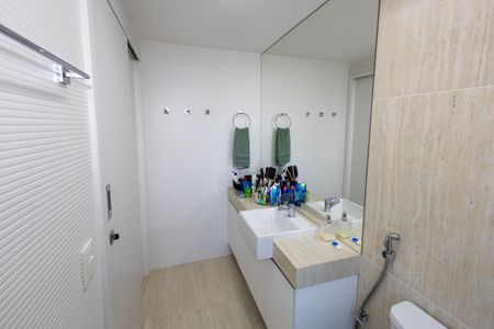 Apartamento à venda com 100m², 2 quartos e 1 vagaBanheiro Suíte 1