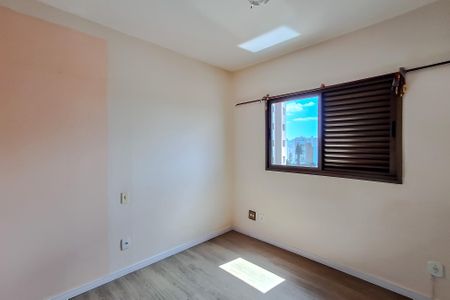 Apartamento à venda com 81m², 3 quartos e 2 vagas Apartamento à venda com 81m², 3 quartos e 2 vagasQuarto 2