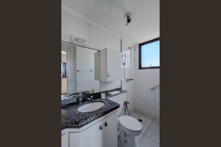 Apartamento à venda com 81m², 3 quartos e 2 vagas Apartamento à venda com 81m², 3 quartos e 2 vagasBanheiro da Suíte