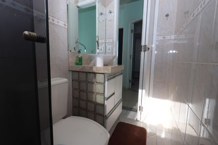 Casa de condomínio à venda com 126m², 3 quartos e 2 vagasBanheiro Social