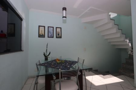 Casa de condomínio à venda com 126m², 3 quartos e 2 vagasSala de Jantar