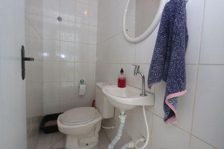 Casa de condomínio à venda com 126m², 3 quartos e 2 vagasLavabo