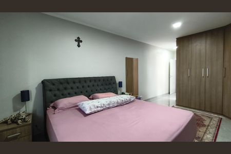 Casa à venda com 223m², 3 quartos e 2 vagasSuíte 2