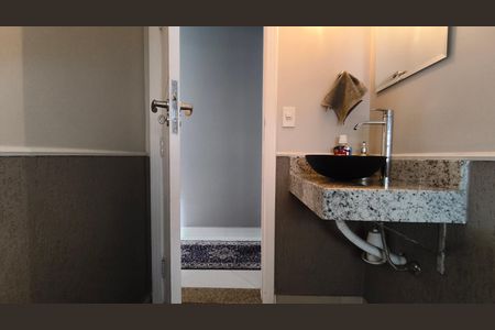 Casa à venda com 223m², 3 quartos e 2 vagasLavabo