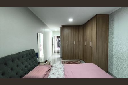 Casa à venda com 223m², 3 quartos e 2 vagasSuíte 2