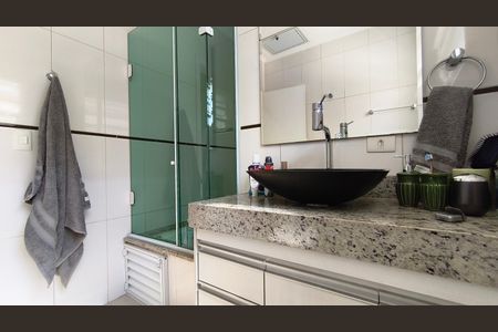 Casa à venda com 223m², 3 quartos e 2 vagasBanheiro da Suíte 2