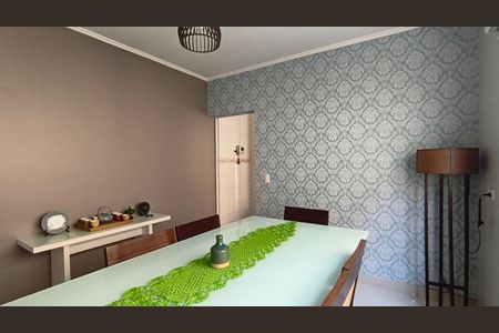 Casa à venda com 223m², 3 quartos e 2 vagasSala