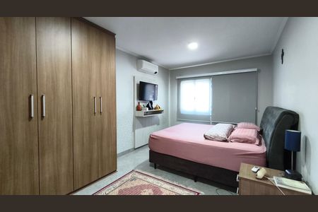 Casa à venda com 223m², 3 quartos e 2 vagasSuíte 2