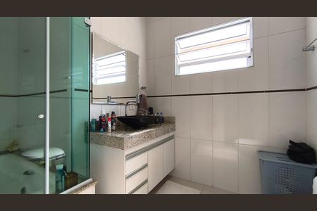 Casa à venda com 223m², 3 quartos e 2 vagasBanheiro da Suíte 2