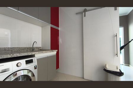 Casa à venda com 223m², 3 quartos e 2 vagasÁrea de Serviço