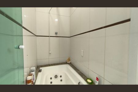 Casa à venda com 223m², 3 quartos e 2 vagasBanheiro da Suíte 2