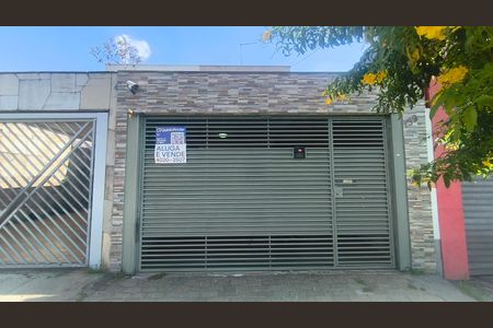 Casa à venda com 223m², 3 quartos e 2 vagasFachada + Plaquinha