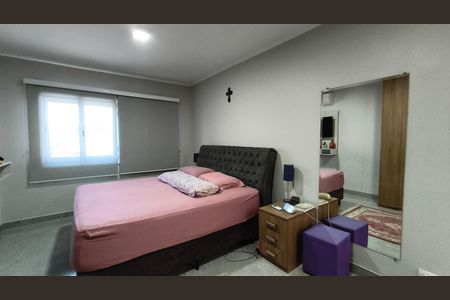 Casa à venda com 223m², 3 quartos e 2 vagasSuíte 2