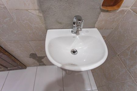 Casa para alugar com 60m², 3 quartos e 1 vaga Casa para alugar com 60m², 3 quartos e 1 vagaBanheiro social