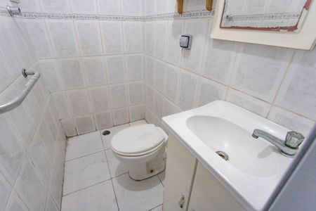 Casa para alugar com 60m², 3 quartos e 1 vaga Casa para alugar com 60m², 3 quartos e 1 vagaBanheiro da suíte