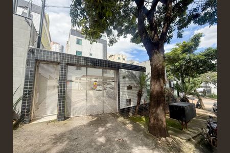 Apartamento para alugar com 56m², 2 quartos e 2 vagas Apartamento para alugar com 56m², 2 quartos e 2 vagasFachada