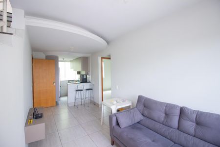 Sala de apartamento para alugar com 2 quartos, 56m² em Cabral, Contagem