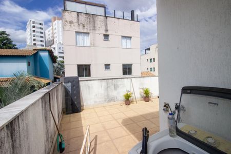 Apartamento para alugar com 56m², 2 quartos e 2 vagas Apartamento para alugar com 56m², 2 quartos e 2 vagasCozinha e Área de Serviço