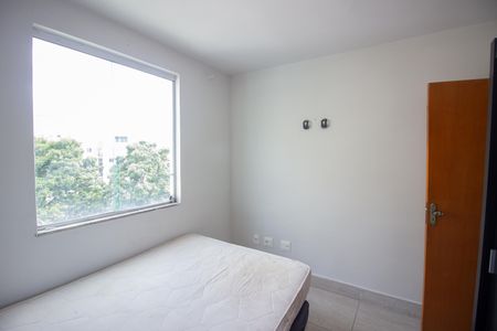 Quarto 1 de apartamento para alugar com 2 quartos, 56m² em Cabral, Contagem