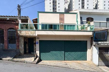 Casa à venda com 400m², 3 quartos e 4 vagas Casa à venda com 400m², 3 quartos e 4 vagasFachada