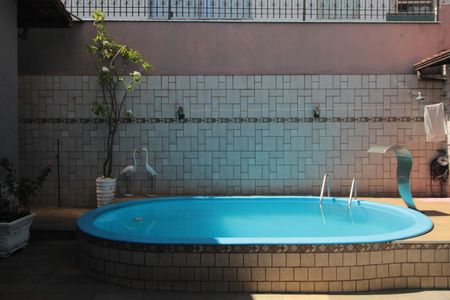 Casa à venda com 244m², 3 quartos e 3 vagasPiscina