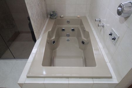 Casa à venda com 244m², 3 quartos e 3 vagasBanheiro da Suite