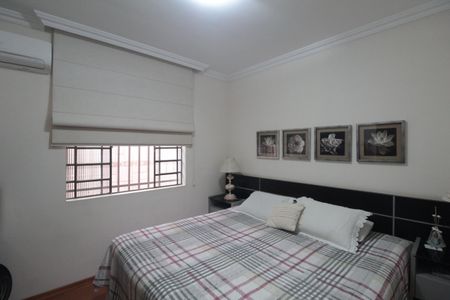 Casa à venda com 244m², 3 quartos e 3 vagasSuite