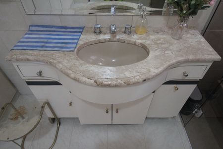 Casa à venda com 244m², 3 quartos e 3 vagasBanheiro da Suite