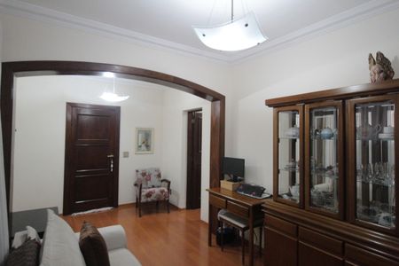 Casa à venda com 244m², 3 quartos e 3 vagasSuite